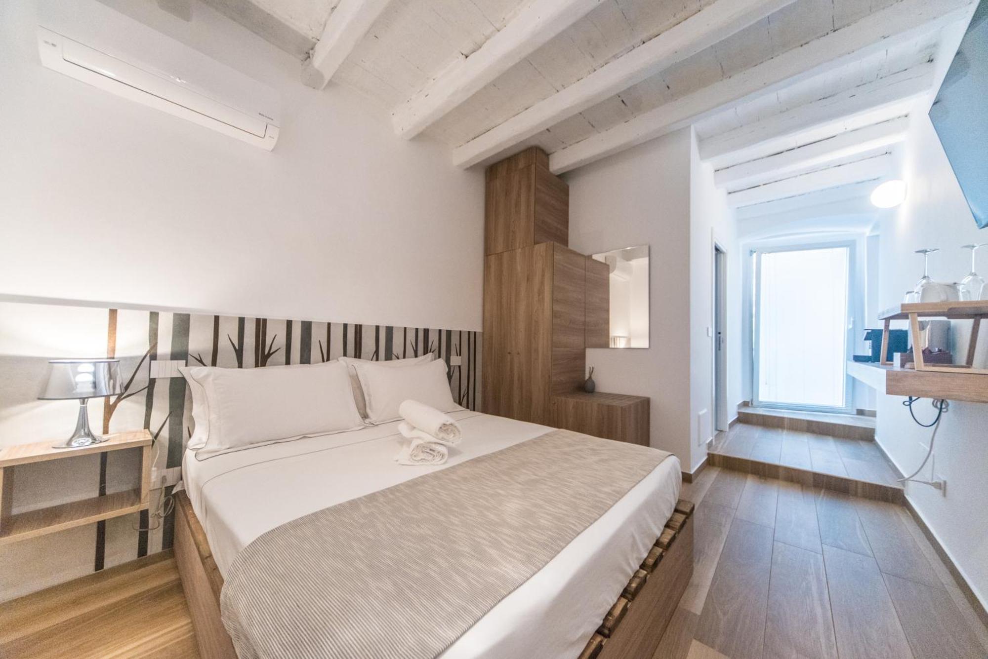 Suite Santa Chiara Trani Buitenkant foto
